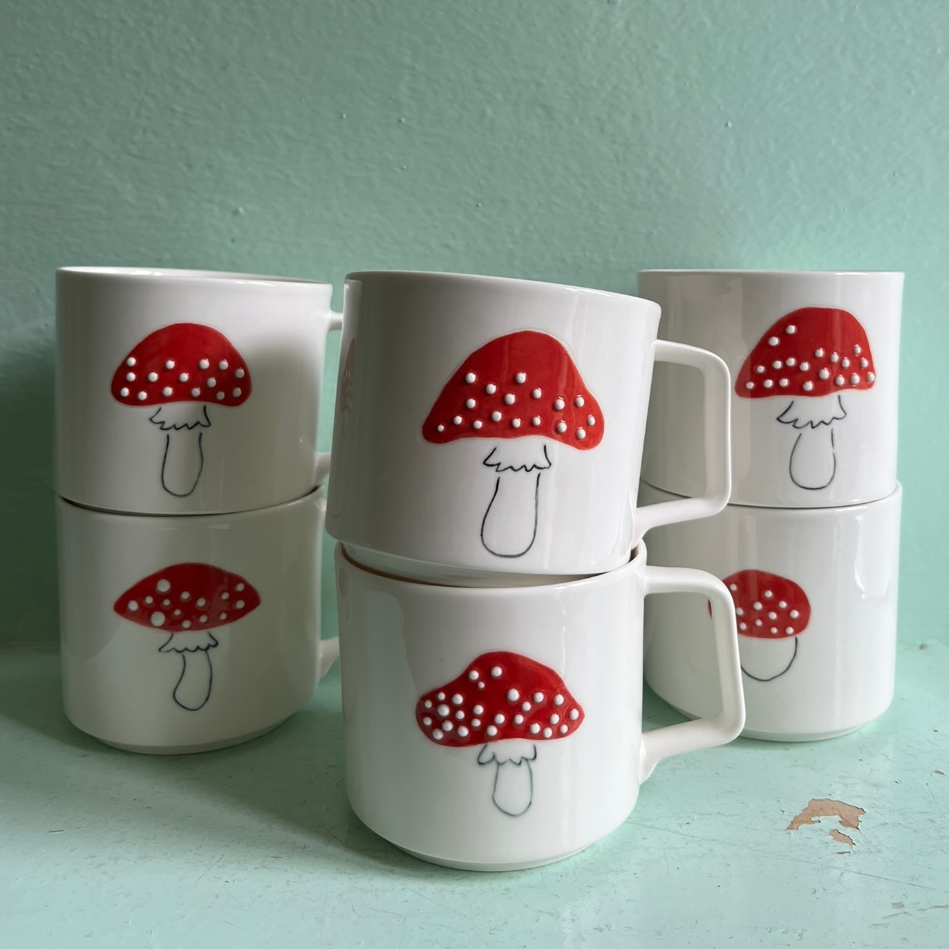 kubek-muchomor-duzy-front-grupa-bejsment-studio.jpg